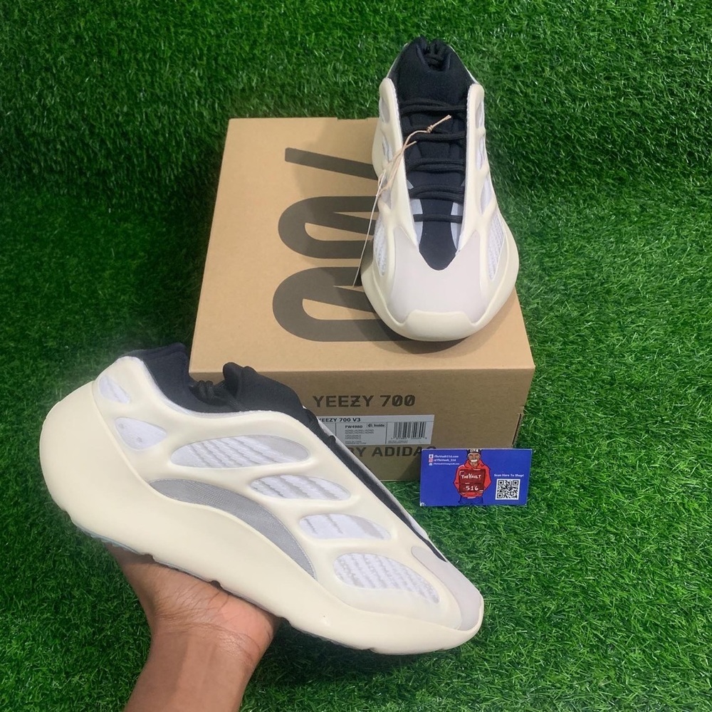 2022 adidas Yeezy 700 V3 “Azael”